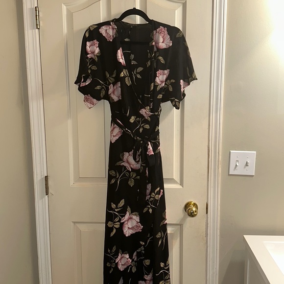 Dynamite floral print wrap dress - Picture 1 of 4